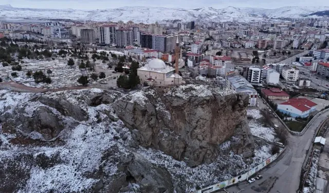 Sivas'ta Uçurumun Eşiğinde Manevi Huzur!