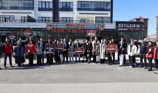 Sivas’ta Yeni Evlenen 20 Çift Bir Araya Geldi!