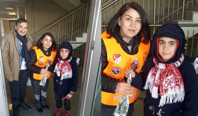 Sivas'ta Stadyumda Duygulandıran Manzara