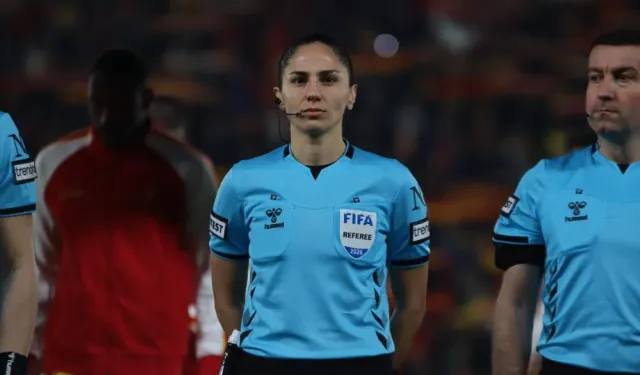 Süper Lig'de 22 Sonra İlk Defa Kadın Hakem Düdük Çaldı!