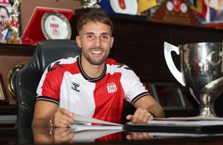İstanbulspor’dan Sivasspor’a Okan Erdoğan Kırmızı-Beyazlı Oldu!