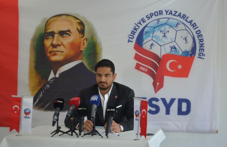 Taha Akgül’den altyapı hamlesi: Lisans yaşı 8’e indi