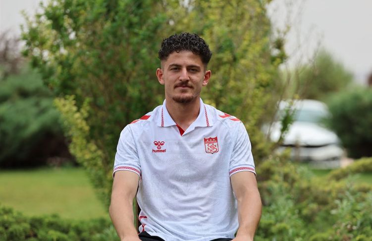 Genç Yıldız Emirhan’dan Sivasspor’a Güçlü Mesajlar