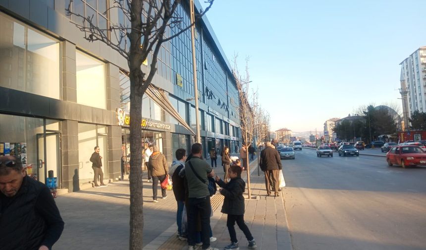 Eski Sanayi İş Merkezi Önündeki Durak Kaldırıldı