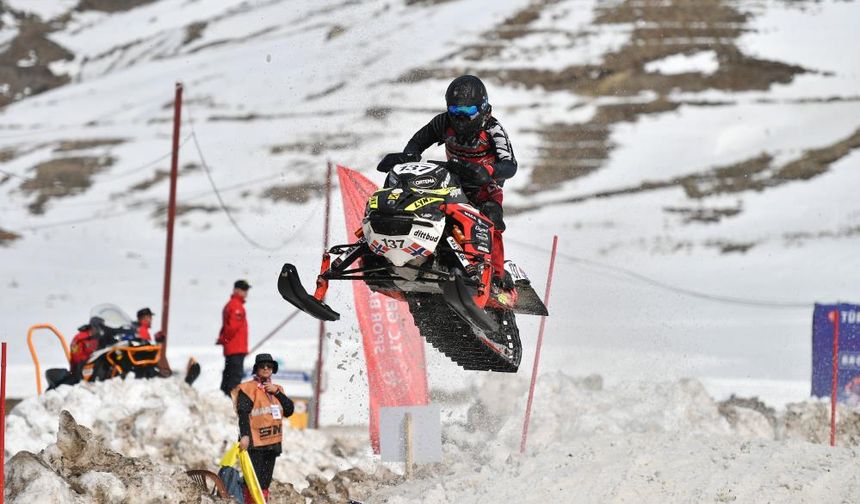 Dünya Kar Motosikleti Şampiyonası Başladı