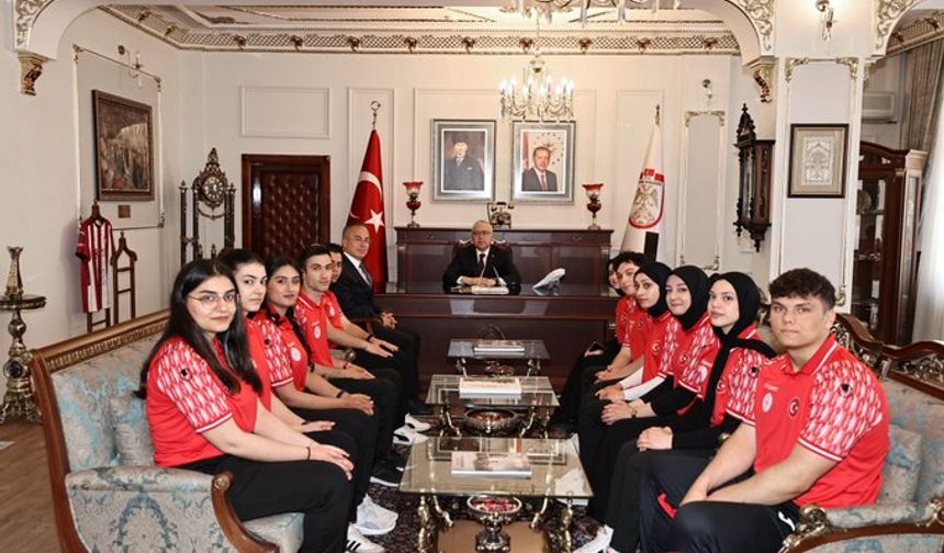 Vali Şimşek’e anlamlı ziyaret: 19 Mayıs ruhu Sivas’ta