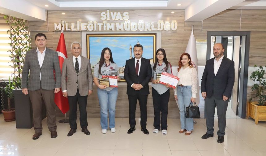 Film yarışmasında Sivas'ın gururu öğrenciler