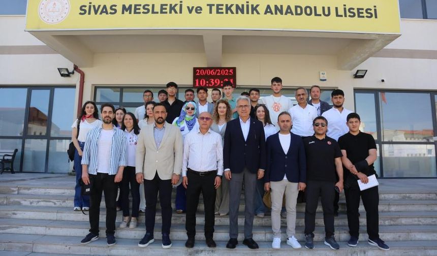 Meslek Lisesinde Karne Heyecanı Sektörle Buluştu