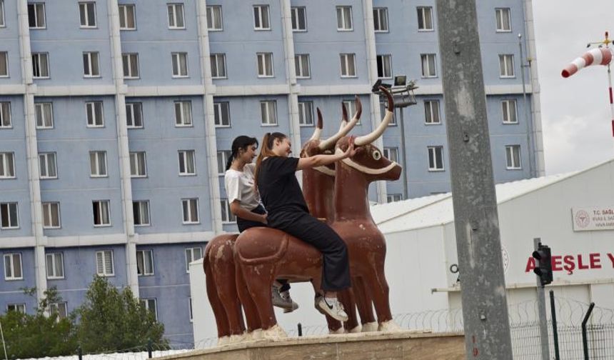 Sivas'ta Garip Bir Mezuniyet Kutlaması Yaşandı!