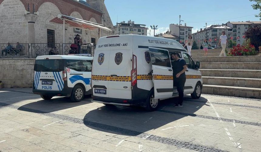 Sivas'ın Tarihi Kale Camii'nde Üzücü Vaka Yaşamını Yitirdi