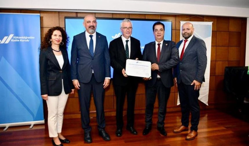 Sivas Cumhuriyet Üniversitesi'ni Zirveye Taşıyan O Belge!