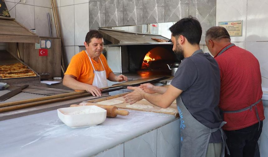 Sivas'ta Fırıncılar Yazın Nasıl Çalışıyor? İşte Cevabı!