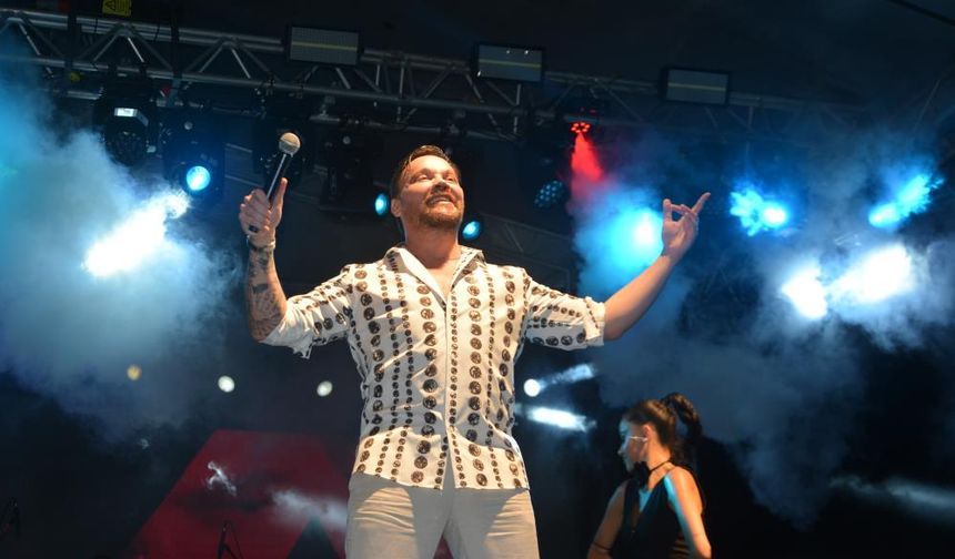 Sinan Akçıl’dan Demet Akalın ve Bodrum çıkışı