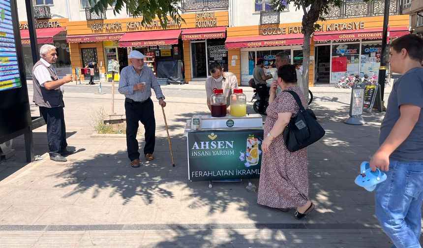Sivas’ta bir gün çorba bir gün limonata ikramı