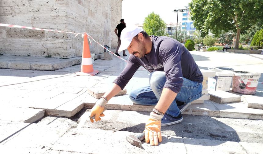 Kale Camii Çevresi Yenileniyor: Sivas’ta Çalışmalar Sürüyor