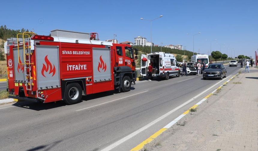 Sivas’ta feci trafik kazasında 6 kişi yaralandı