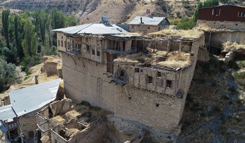 Sivas’ta Esrarengiz Köy Yüzyıllık Bir Keşif