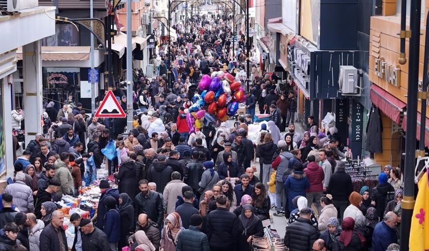 Gurbetçiler Sivas’a akın etti, adım atacak yer kalmadı