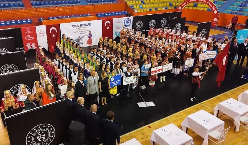 Kırıkkale'de dev organizasyon: Sivas'ın gururu gençler sahnede