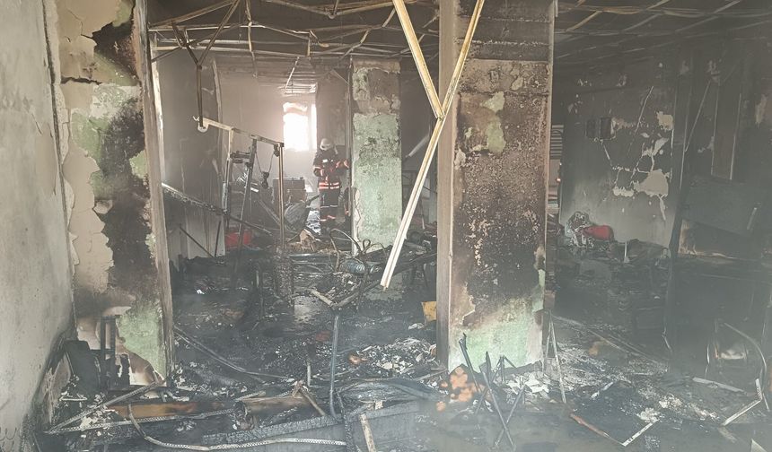 Spor Salonunda Çıkan Yangın Paniğe Neden Oldu