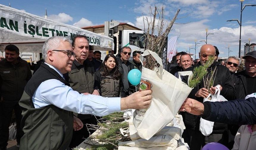 Sivas’ta 20 Bin Fidan Vatandaşlarla Buluştu