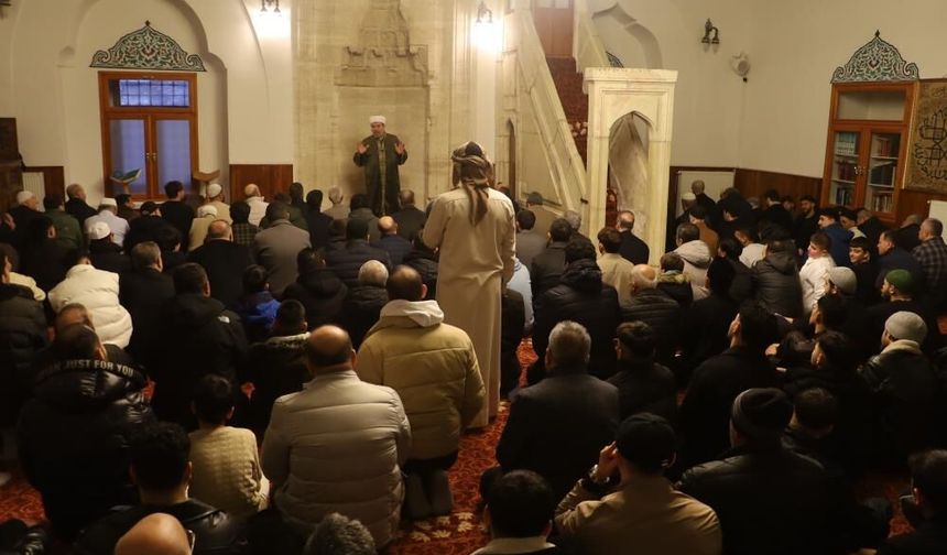 Sivas’ta 4 Asırlık Camide Bayram Namazı