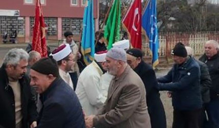 Asırlık Gelenek Yeniden Dirildi Sancak Altında Bayramlaşma Coşkusu