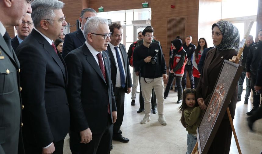 Şehit ve Gazi Yakınlarından Anlamlı Sergi