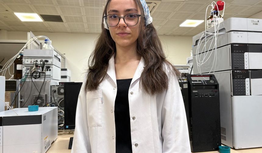 Annesini Kaybetti, 16 Yaşında Kanserle Mücadele İçin Yola Çıktı