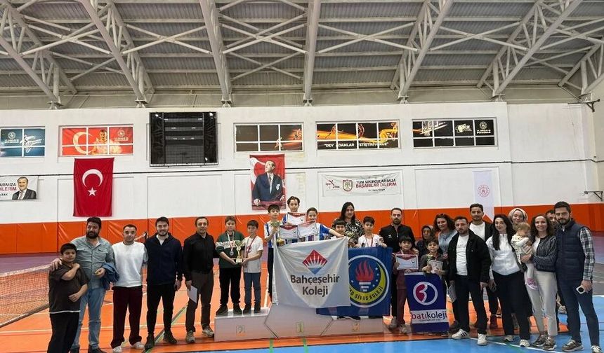 Sivas’ta Okul Sporlarında Tenis Rüzgarı