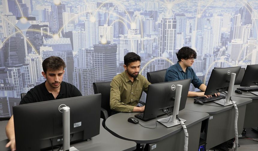 SBTÜ Huawei ICT Competition’da Avrupa şampiyonu oldu