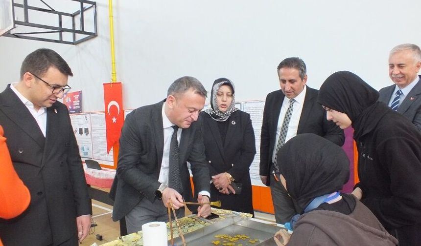 Sivas'ta 50 Öğrencinin Çalışması İlk Kez Sergilendi