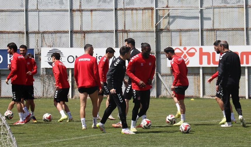 Sivasspor'da Taşdemir Tesellisi: Play-off Bitmedi, Mücadele Sürüyor