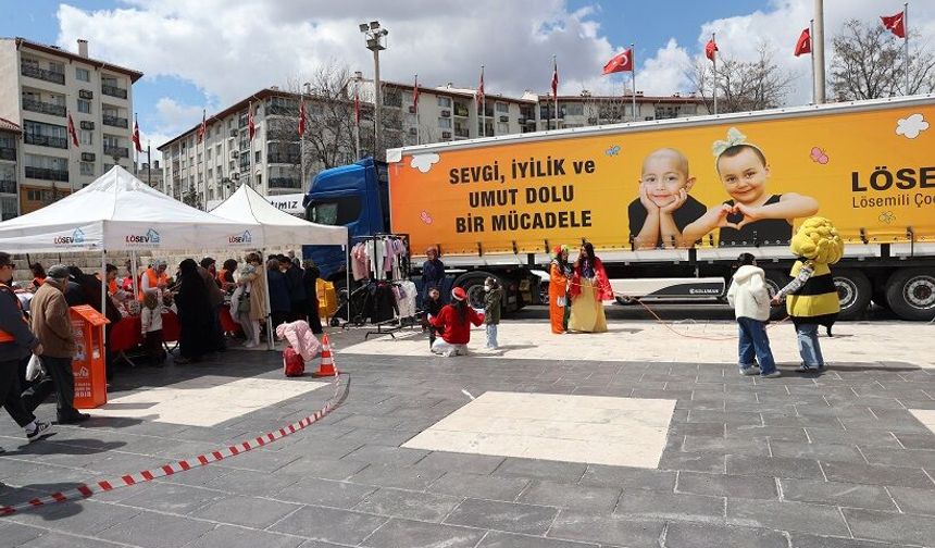 Sivas’ta Şenlik Havası: İyilikler Tırı Çocuklara Umut Taşıdı
