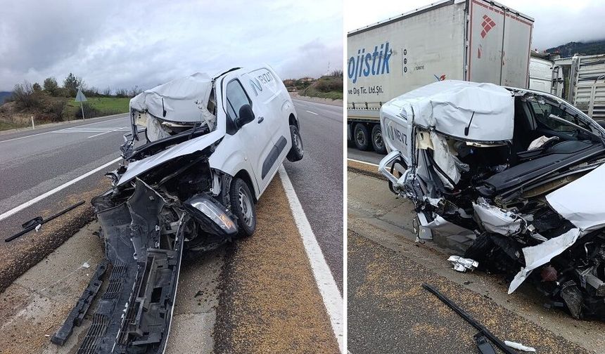 Sivas Koyulhisar’da D-100’de Korkutan Çarpışma!