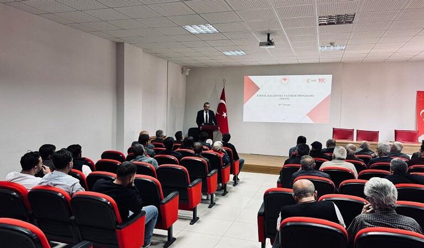 Sivas'ta çiftçiler bu toplantıda geleceğin yatırımlarını öğrendi