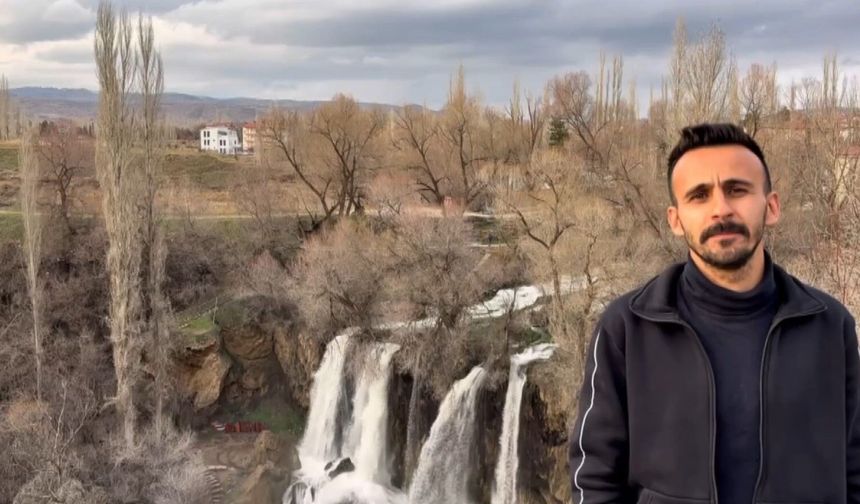 Sivas'ta Donan Şelale Çözüldü, Ortaya Kartpostallık Manzaralar Çıktı