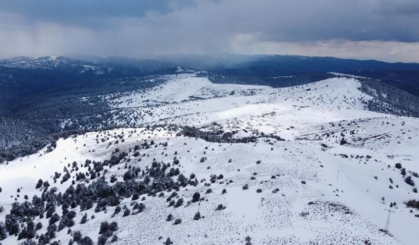 2 Bin Metrede Kar Nöbeti: Görenler Geri Dönmek İstemiyor!