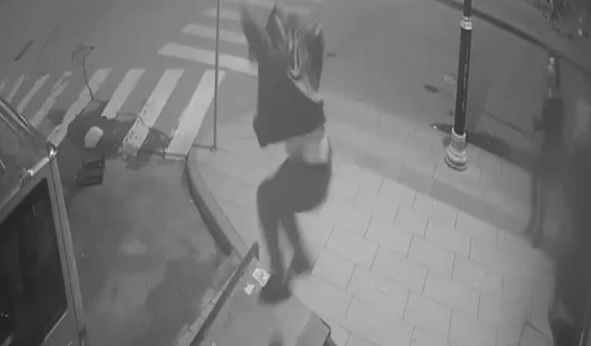 Sivaslı Vatandaş Arkadaşına Kızdı Sinirini Elektrik Panosundan Çıkardı!