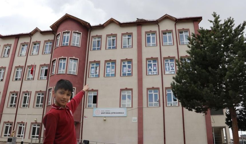 Sivas’ta leylekli okul öğrencileri leyleklere kavuştu