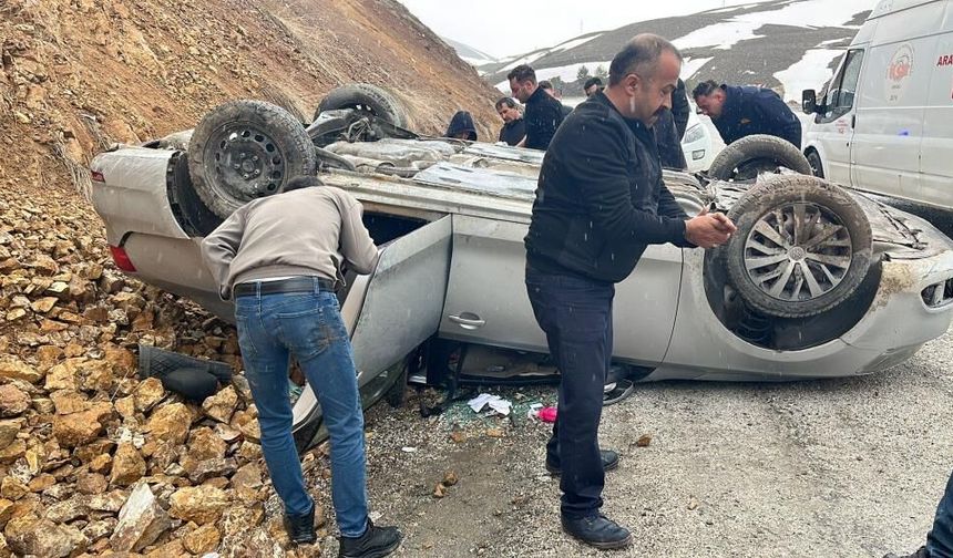 Sivas’ta Takla Atan Otomobilde 3 Yaralı