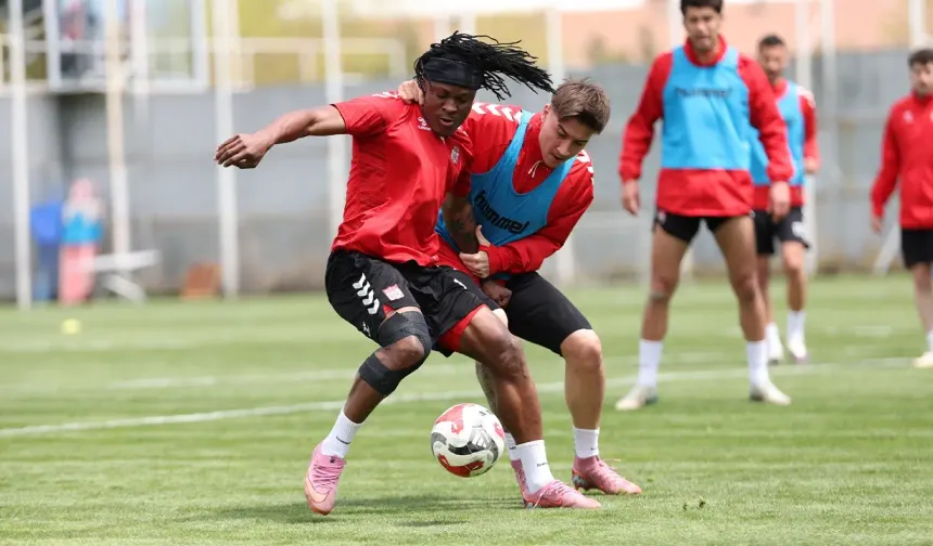 Sivasspor'da Çift Kale Hazırlığı Dikkat Çekti