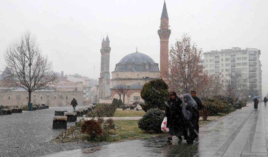 Sivas’a Lapa Lapa Kar mı Geliyor? Abrul Beşi Etkisi