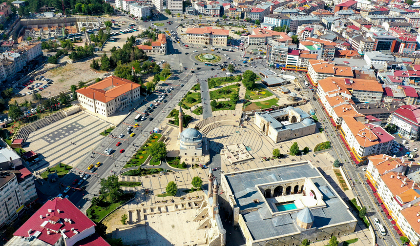 Sivaslılar Dikkat! Gece Başlıyor