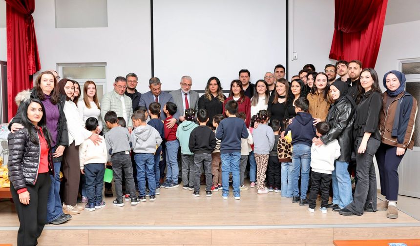 İyilik İçin Raket Salladılar! Tenis Turnuvası Büyük İlgiyle Tamamlandı