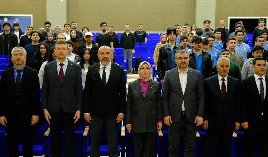 Sivas’ta yapay zeka çıkışı: Kararı her zaman insan vermeli