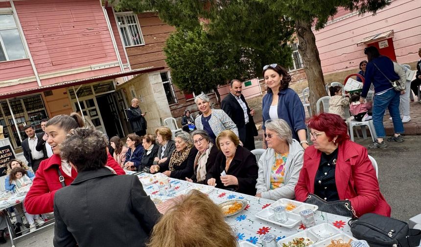 Sivaslı Kadınların Asırlık Tarifleri ve El Lezzeti Hayran Bıraktı