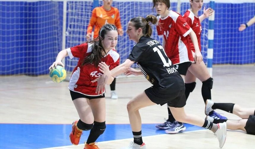 Sivas’taki Hentbol Şöleninde Şampiyonluk Yarışı Kızıştı
