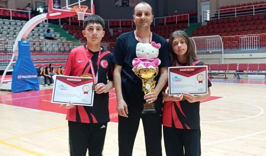 Sivaslı Sporcular Floor Curling’de Türkiye Şampiyonu