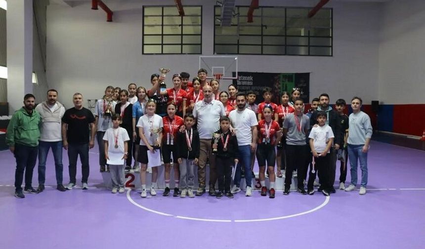 Sivas’taki Bisiklet Yarışlarında Madalyalar Sahiplerini Buldu